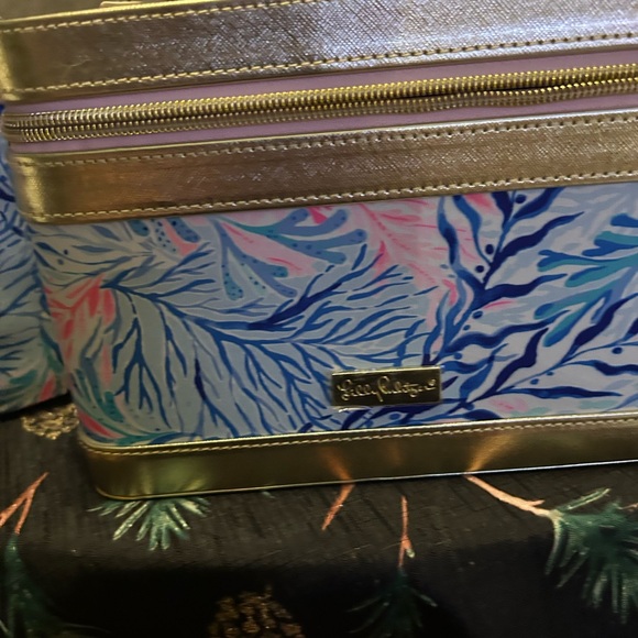 Lilly Pulitzer Gold and Blue Makeup Case Set with make up brushes nwt new - Picture 9 of 11